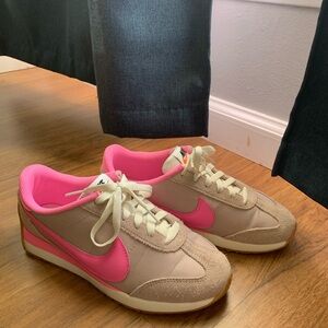 Nike Women's Beige and Pink Sneakers